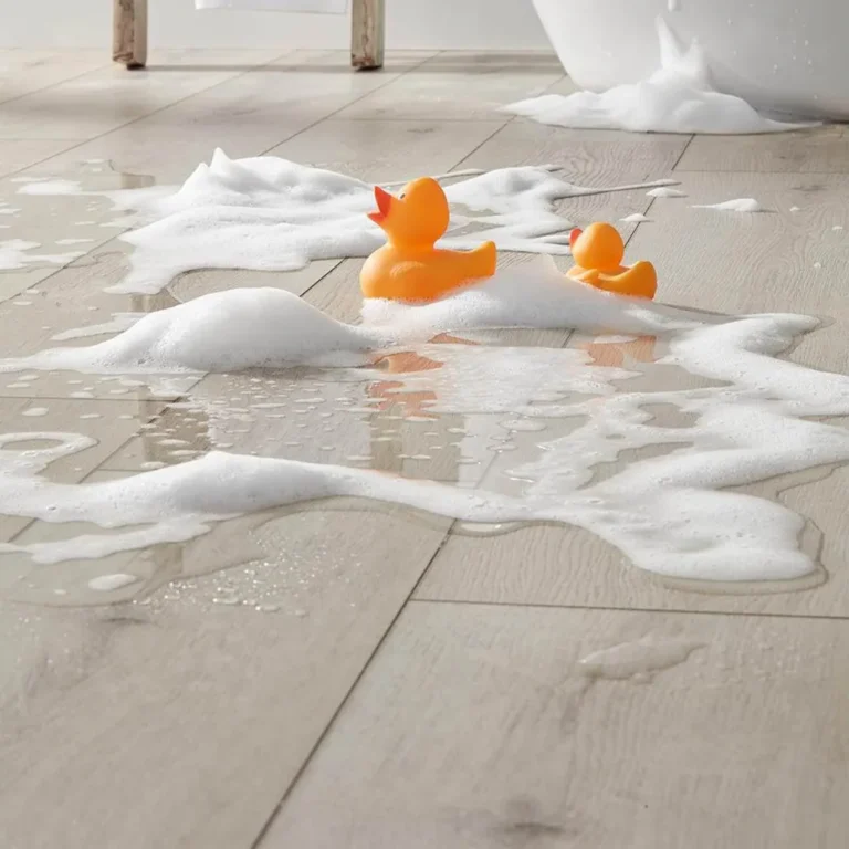 Piso Flotante HDF 14mm. WaterProof. Rovere Gris